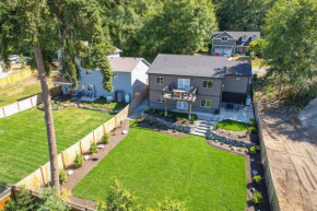 Twin Oaks Retreat by AvantStay Mins to Freeland